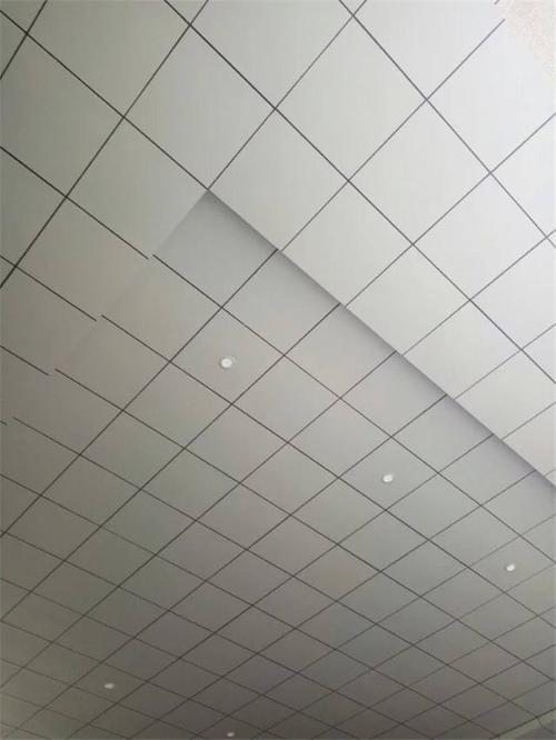 淄博鋁扣板批發(fā)-跟著鋁扣板批發(fā)廠家一探究竟