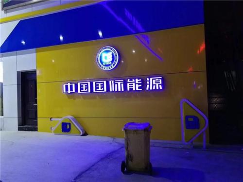 岳陽(yáng)防風(fēng)鋁條扣鋁扣板-鋁扣板生產(chǎn)廠家來(lái)介紹下鋁條扣的優(yōu)點(diǎn)有哪些