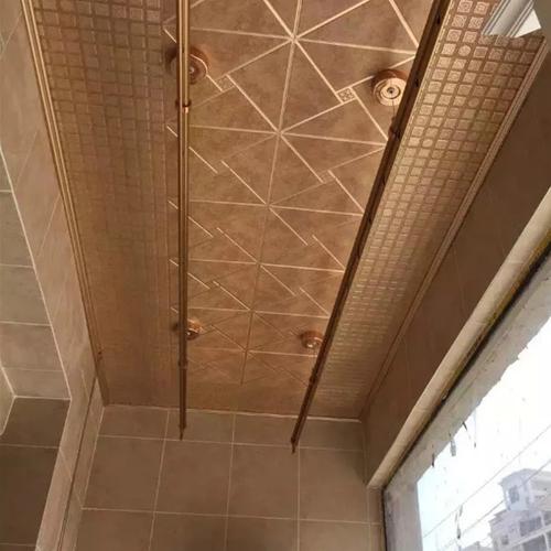 淺灰色集成吊頂-跟著佛山集成吊頂廠家學(xué)一招