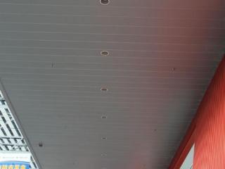 集成吊頂和鋁扣板哪個耐用-鋁扣板和石膏板到底哪個好