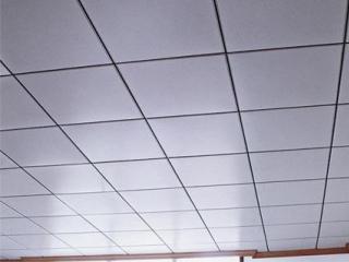 鋁扣板哪里有廠商-鋁扣板批發(fā)廠家講講鋁格柵和鐵格柵哪里有不同